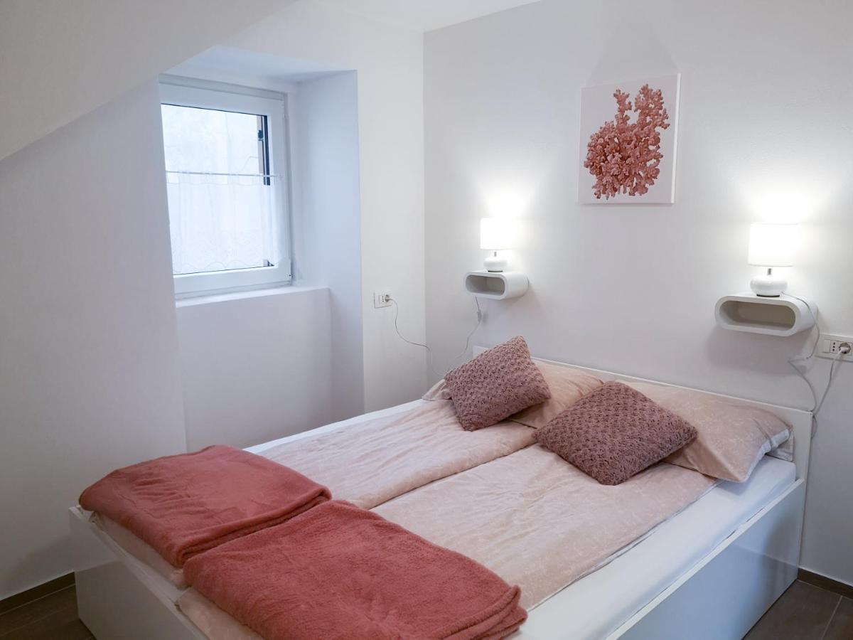 Korala Apartments Pirano Esterno foto
