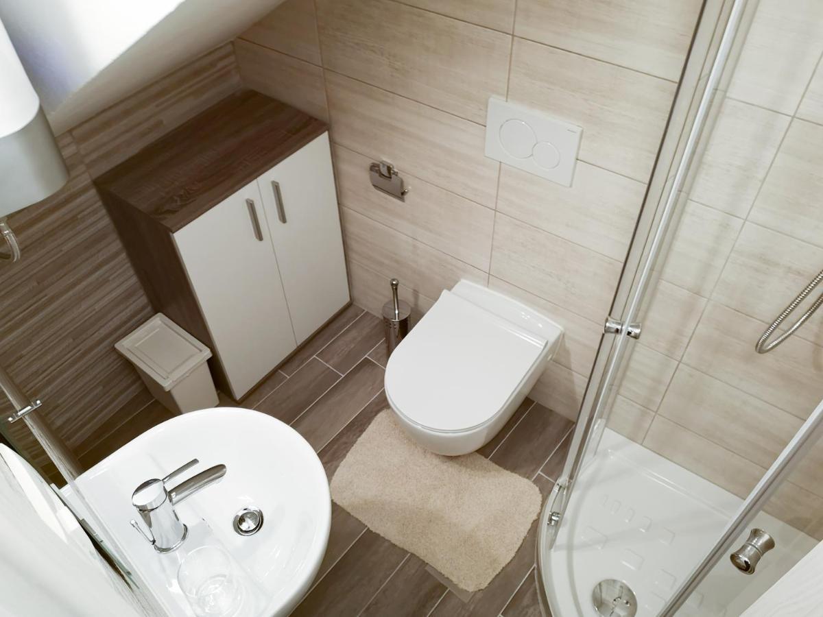 Korala Apartments Pirano Esterno foto